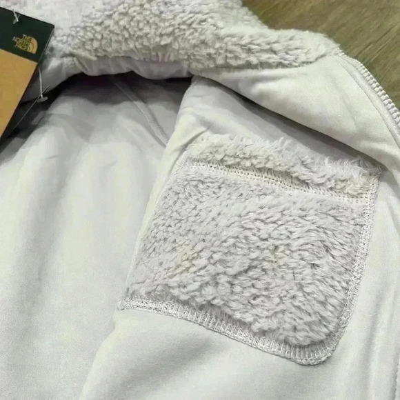 The North Face Women's Fleece Full Zip Jacket, Small - Picture 8 of 11